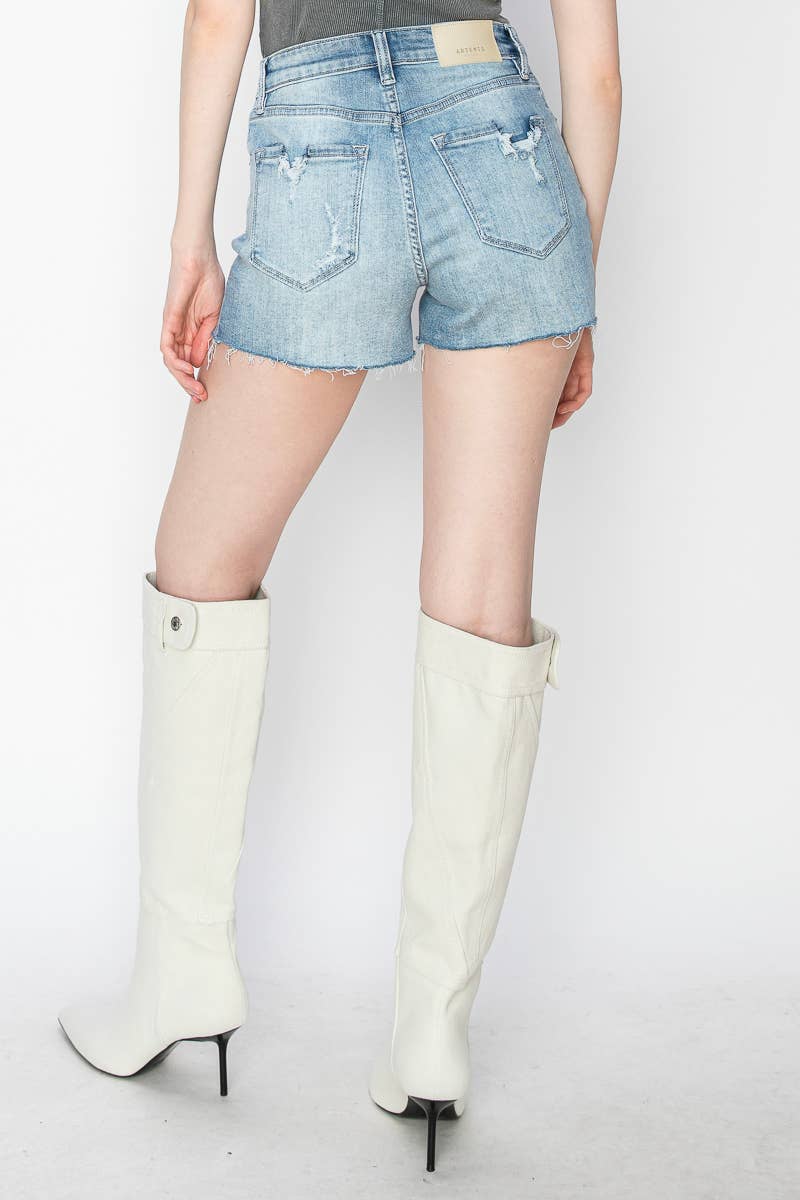 HIGH RISE STRETCH DENIM SHORTS: LIGHT, XL