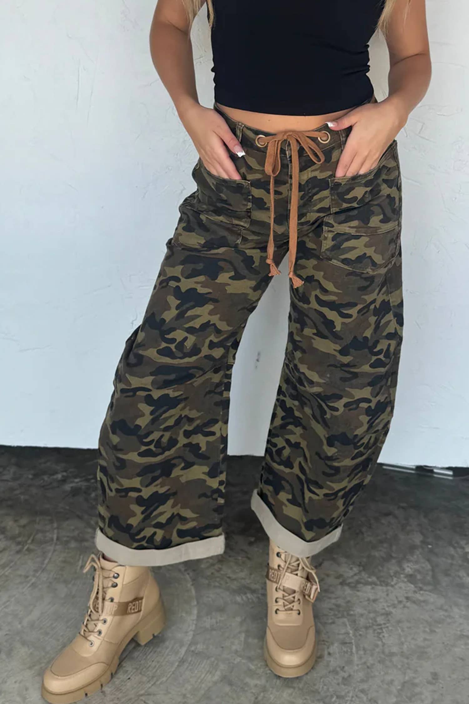 Camouflage Print Retro Grommet Tie Waist Loose Jeans: Multi-Colored, 10