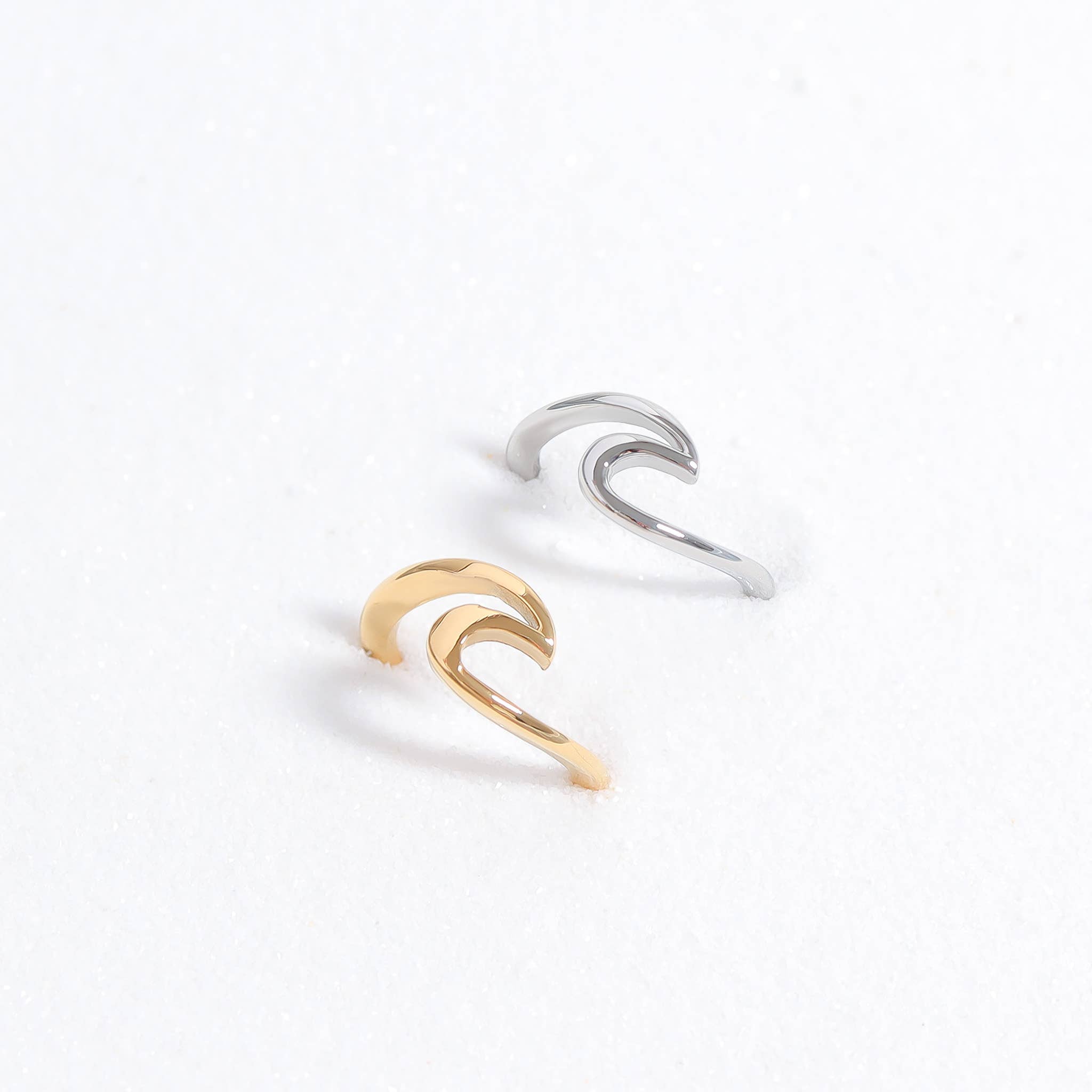 18K Gold Wave Ring: 7