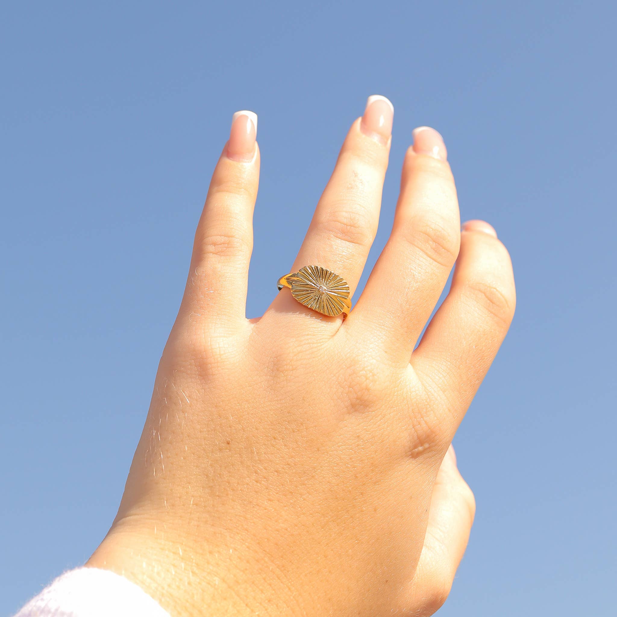 Sunburst Rectangle Ring: Gold, 7