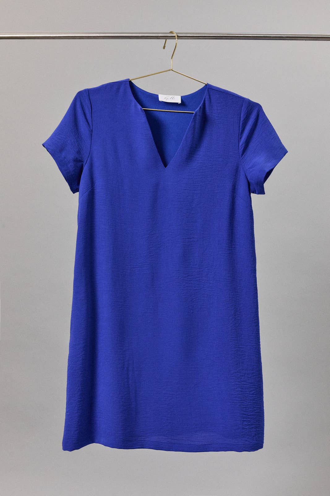 V NOTCH NECK SHORT SLEEVE SHIFT DRESS: ROYAL, L