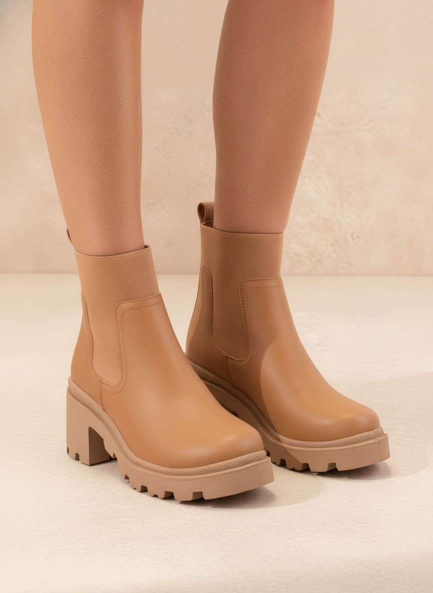 VIGOR-CHUNKY LUG SOLE CHELSEA BOOTS: CAMEL ,[