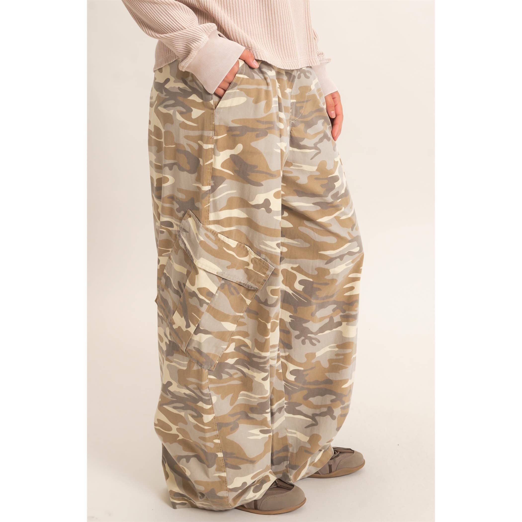 Camouflage Cargo Pocket Pants: STONE