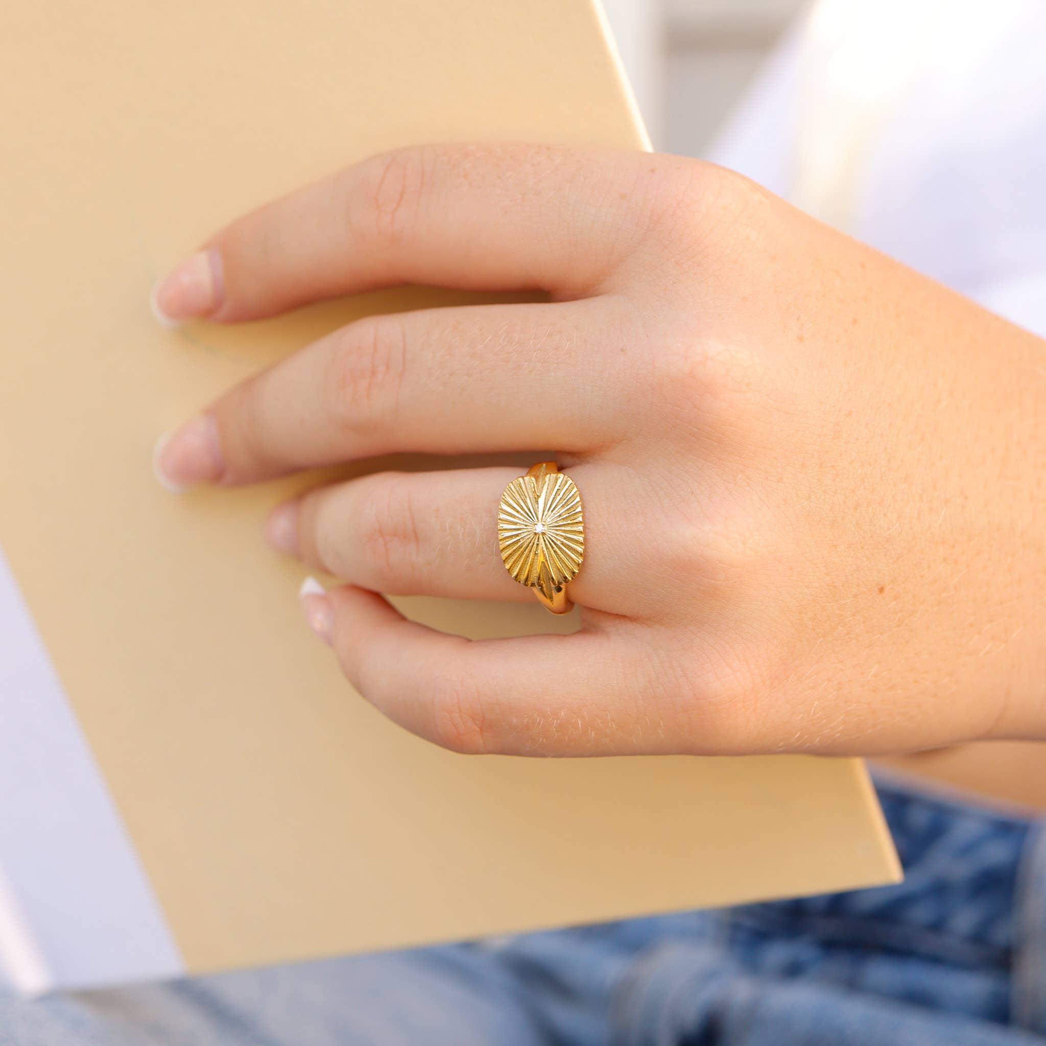 Sunburst Rectangle Ring: Gold, 7