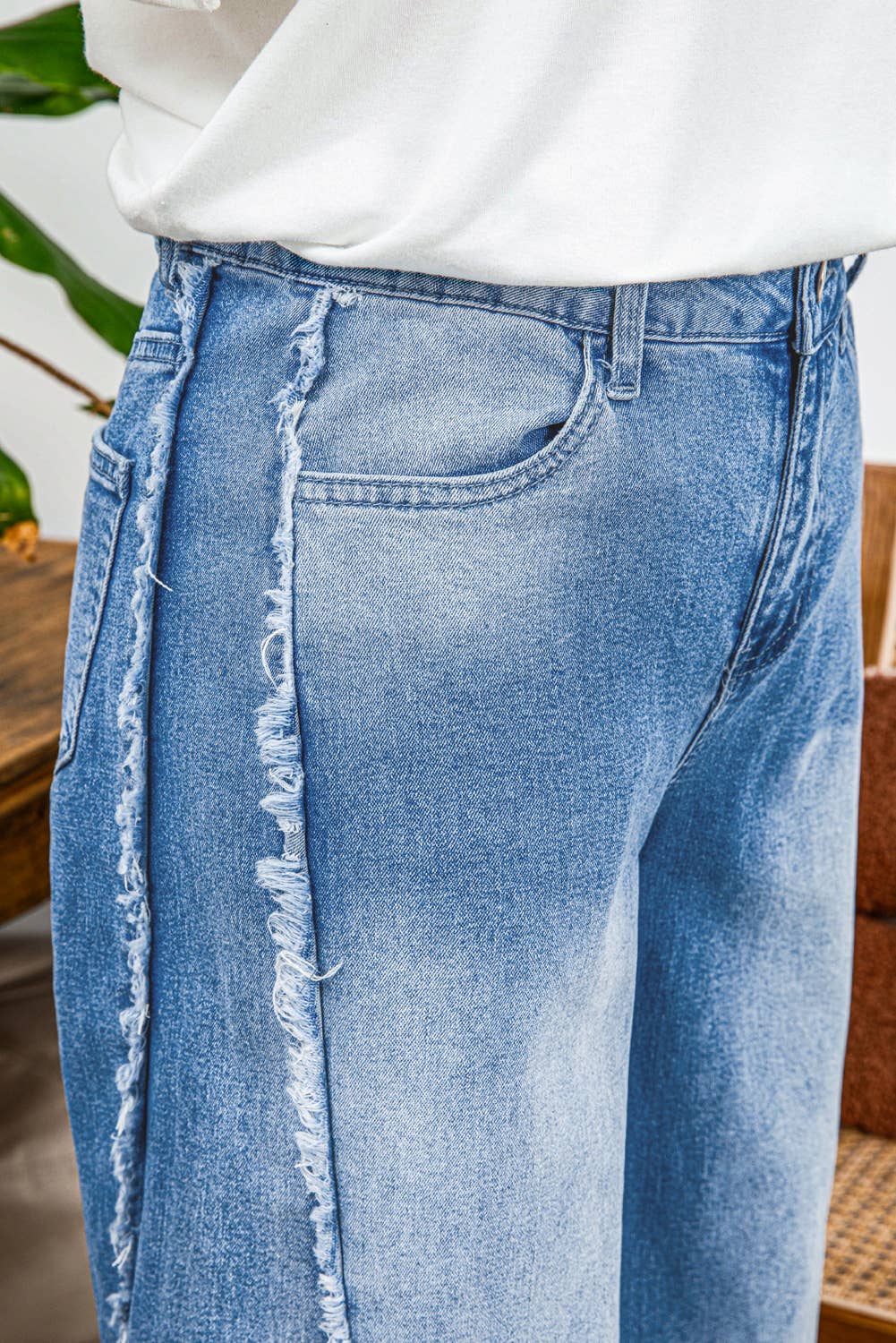 Vintage Stitching Raw Hem Flared Jeans: 12