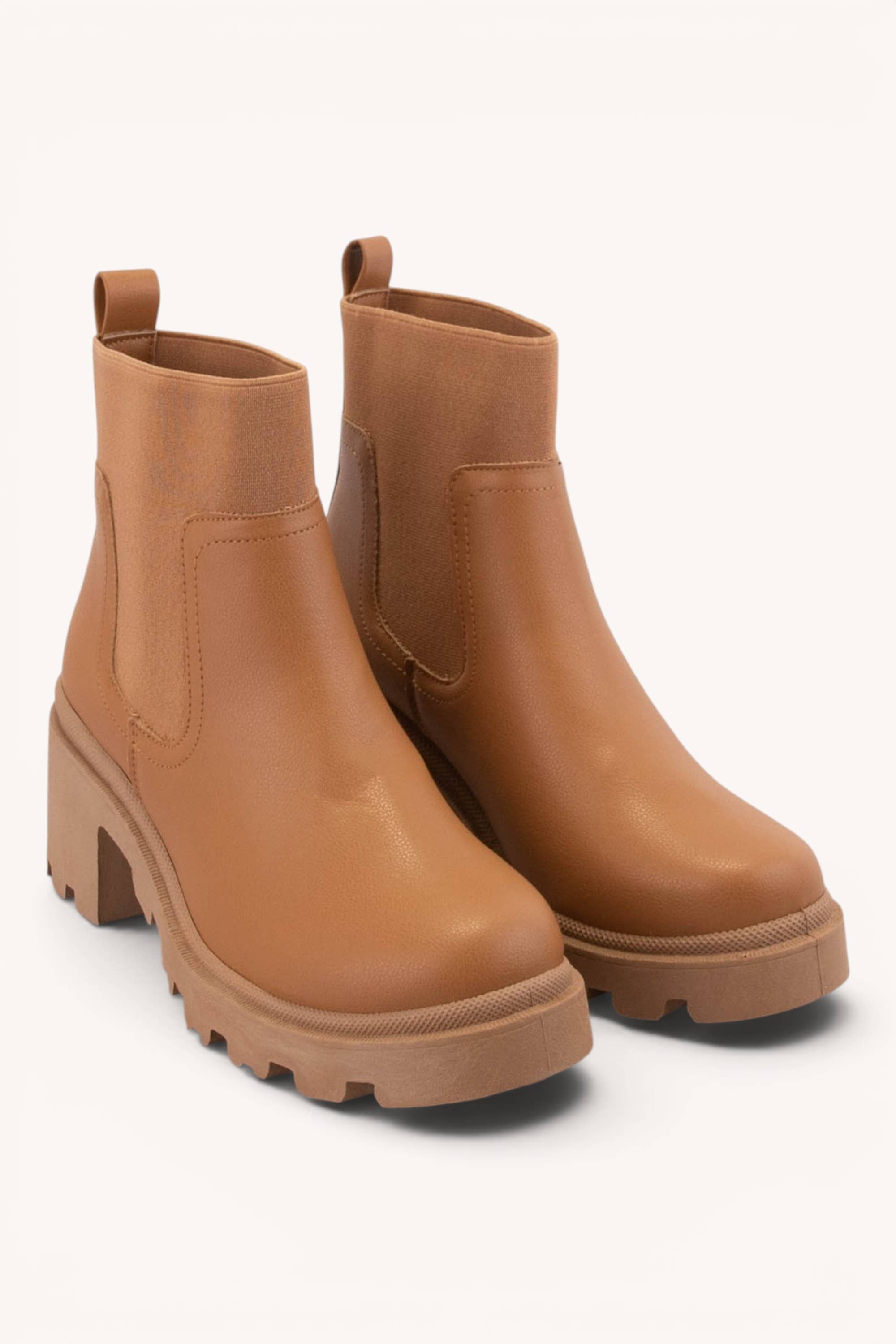 VIGOR-CHUNKY LUG SOLE CHELSEA BOOTS: CAMEL ,[