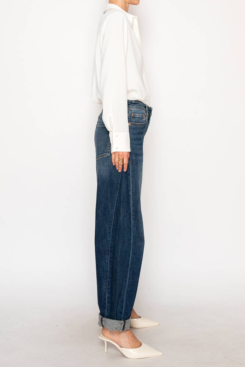 HIGH RISE RELAXED TAPERED DARK WASH BARREL JEANS: 13 (30)