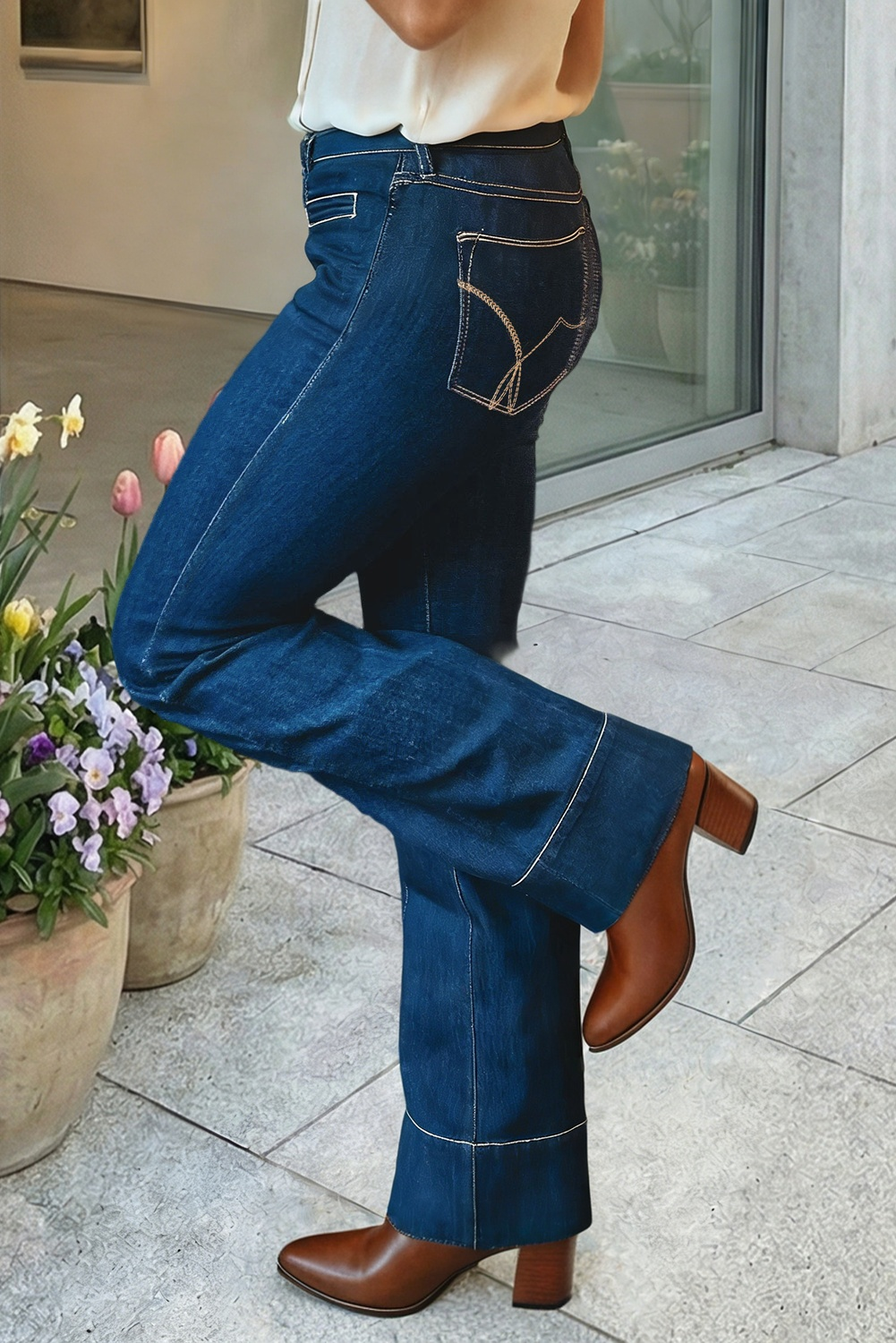 Center Seam Deep Wash Straight Jeans: Blue, 10