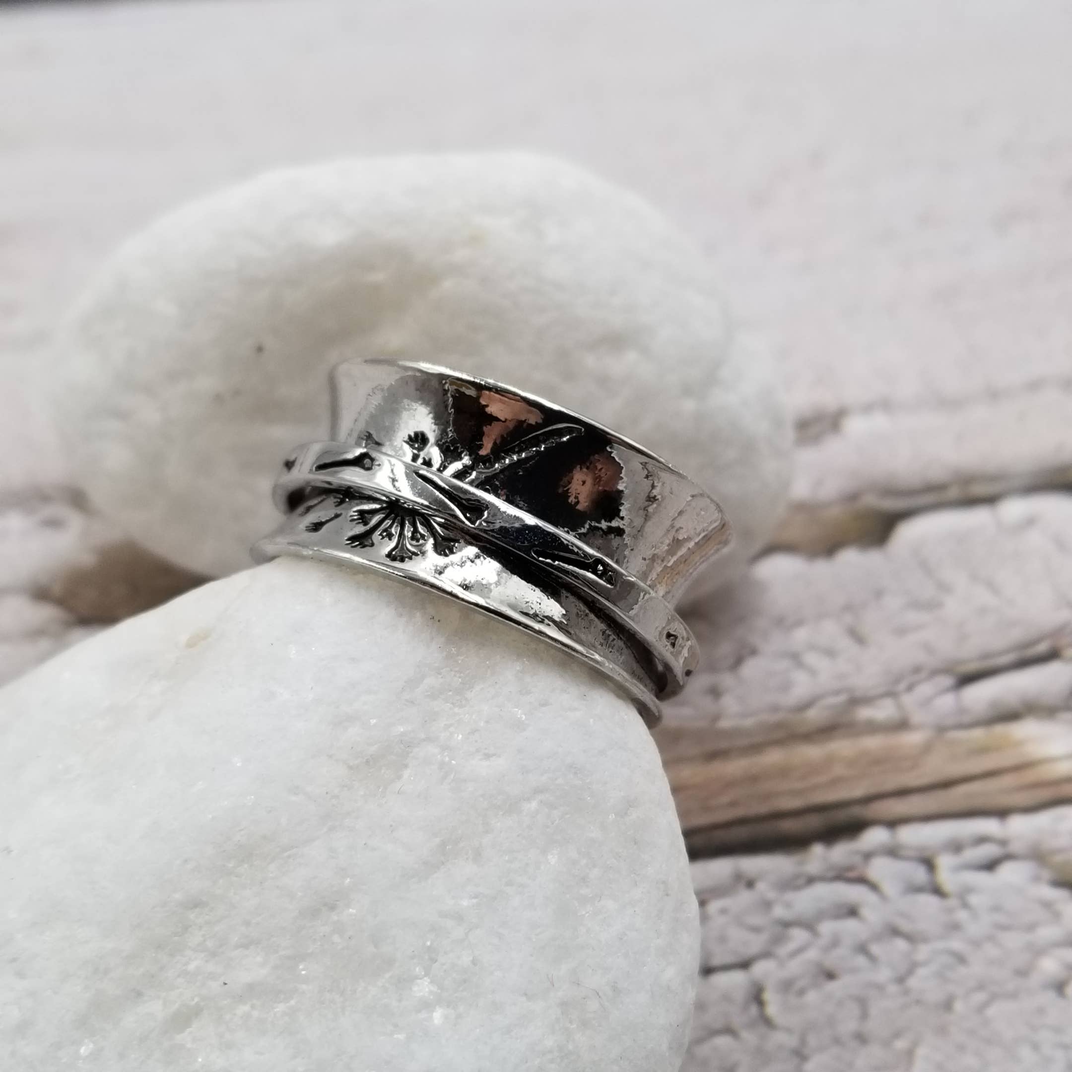 Carved Dandelion Rotatable Stress Relief Ring: 7