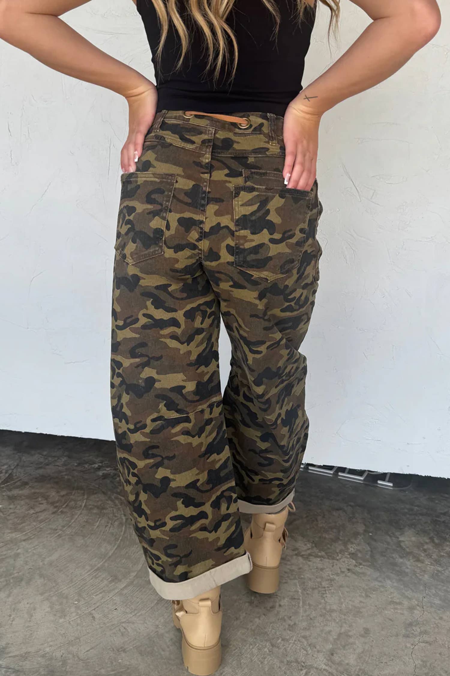 Camouflage Print Retro Grommet Tie Waist Loose Jeans: Multi-Colored, 10