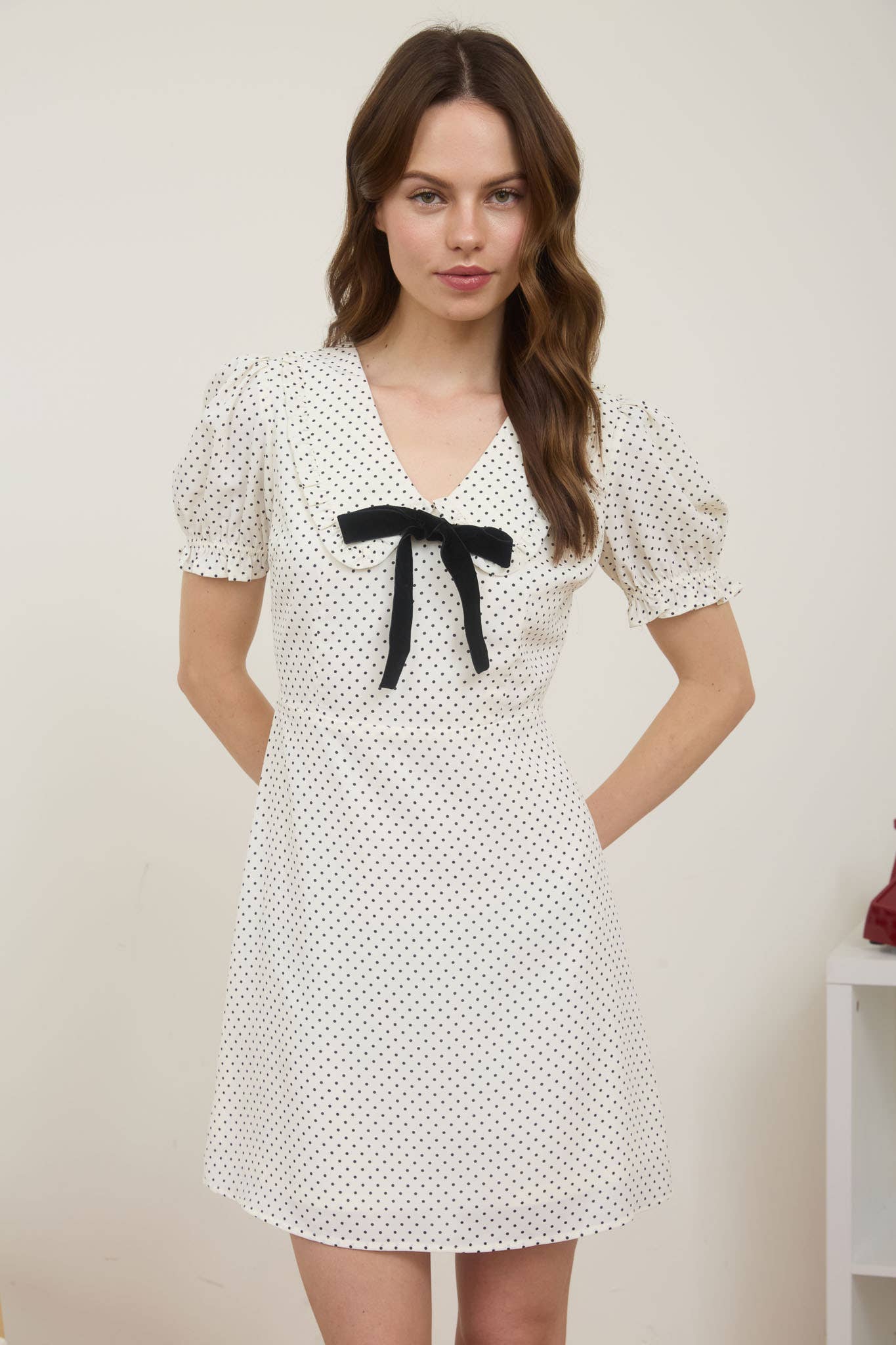 POLKA DOT COLLARED VELVET TIE MINI DRESS: CREAM