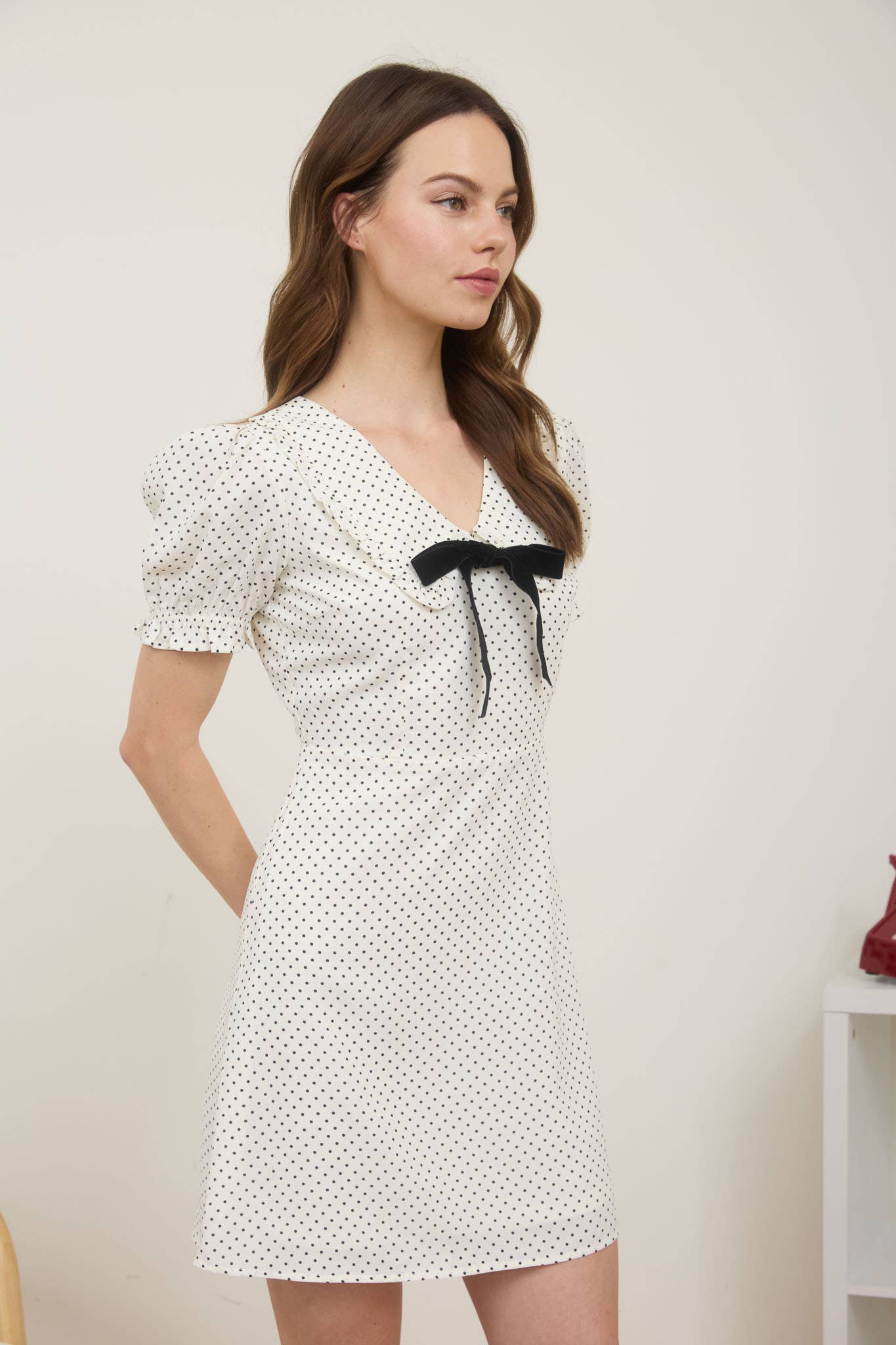 POLKA DOT COLLARED VELVET TIE MINI DRESS: CREAM