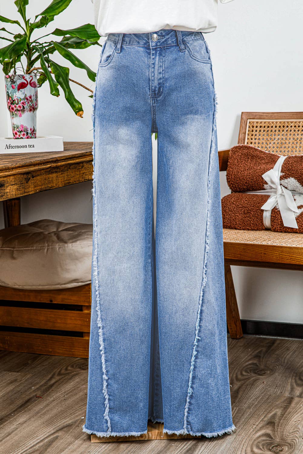 Vintage Stitching Raw Hem Flared Jeans: 12