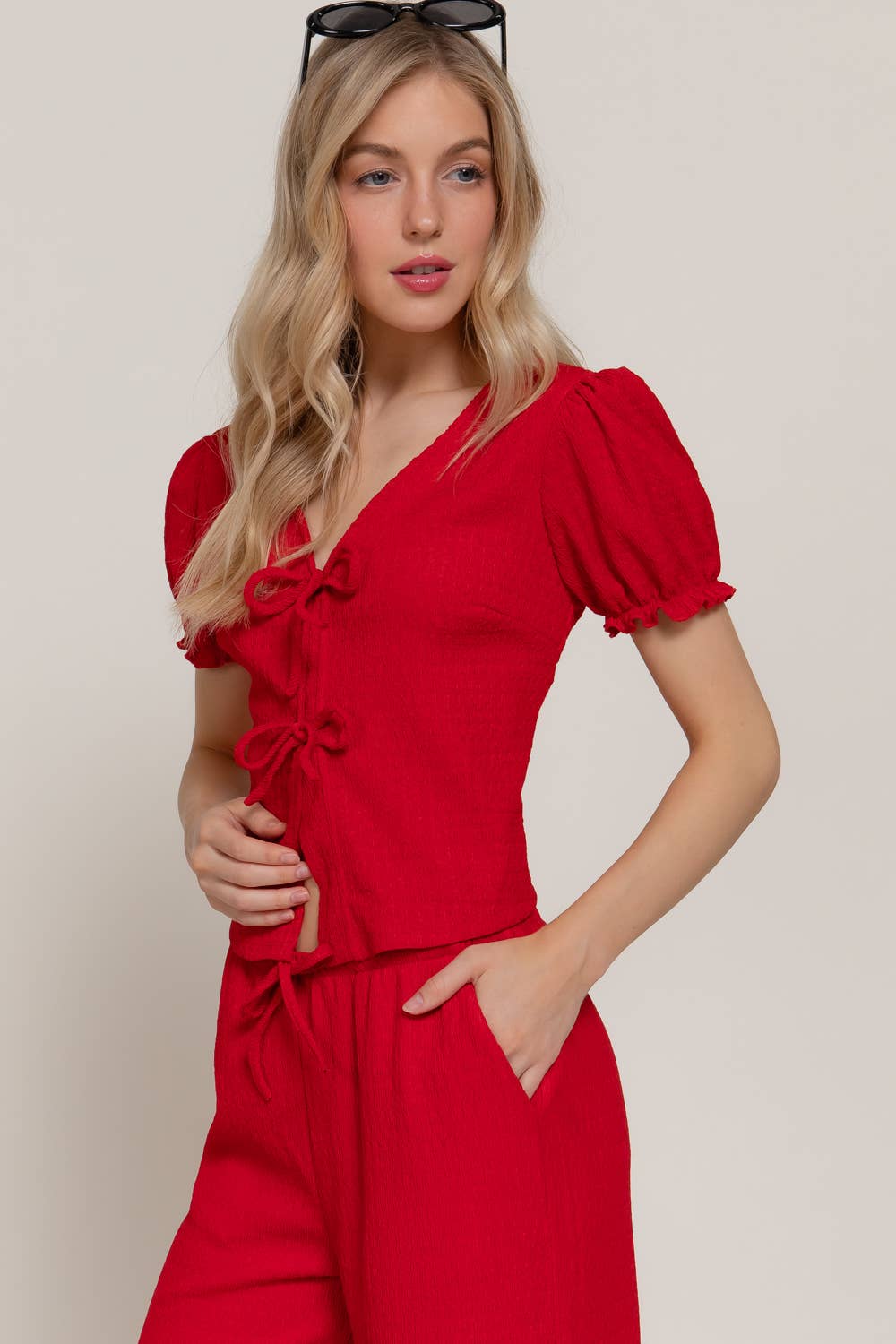 Short Sleeve V-Neck with Tie Top & Texture Pants Set: RED, L