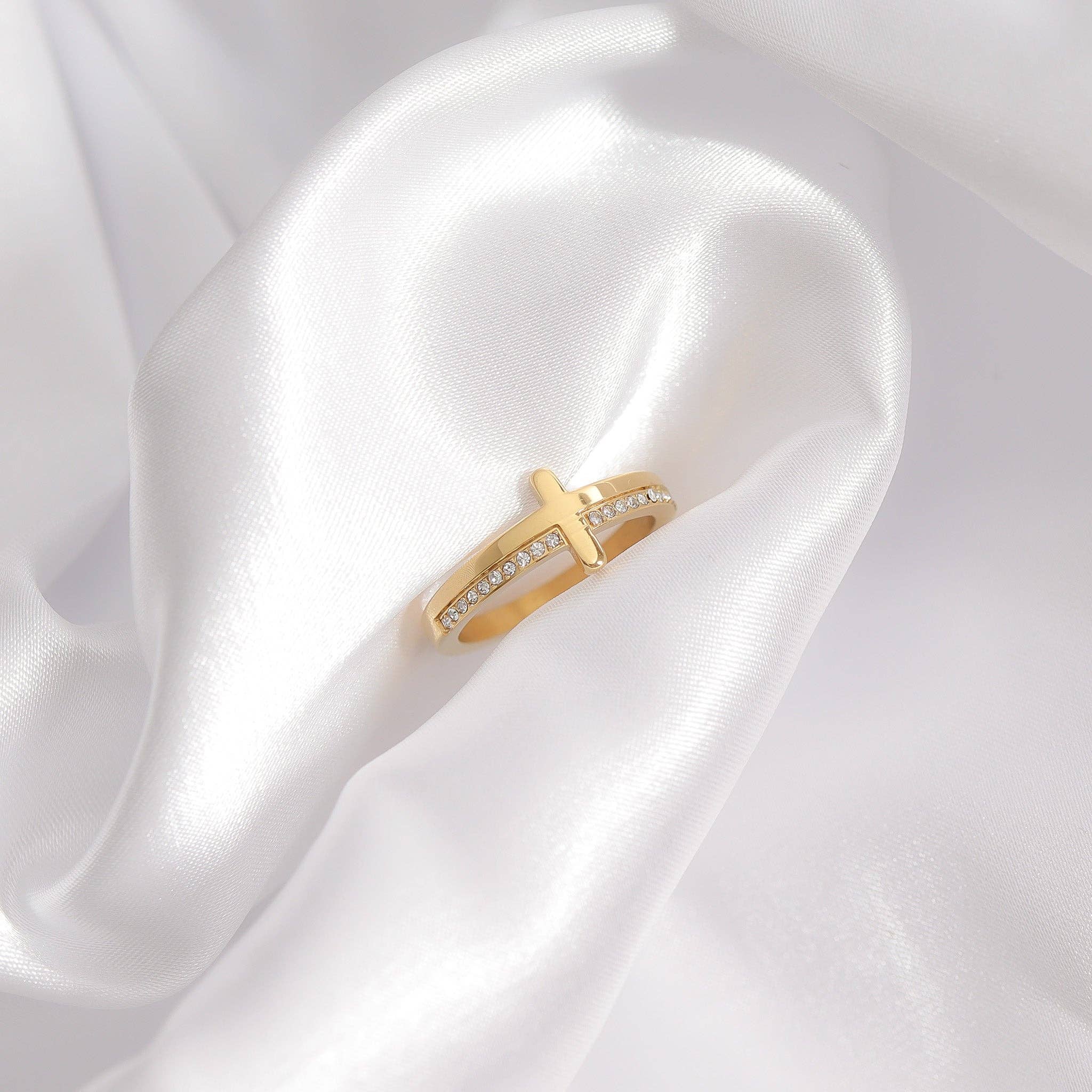 Gold Cross Ring: 7