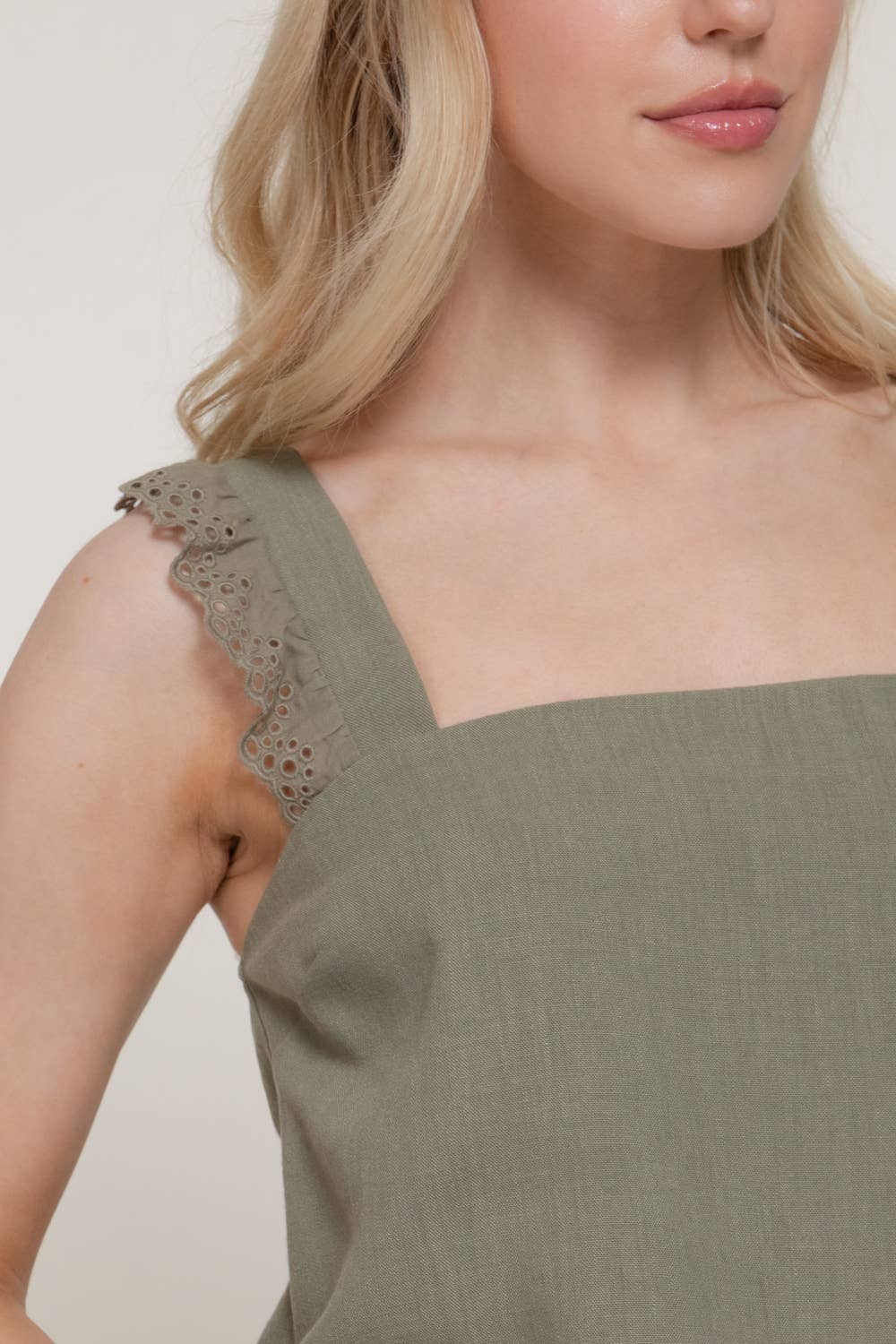 Square Eyelet Ruffle Woven Top: OLV-olive, M